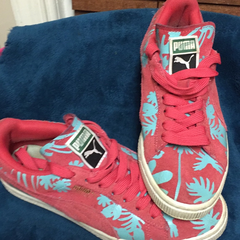 Pretty Pink Pumas with turquoise designs